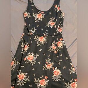 DIVIDED by H&M Black Floral Rose Dress for Summer Dates
